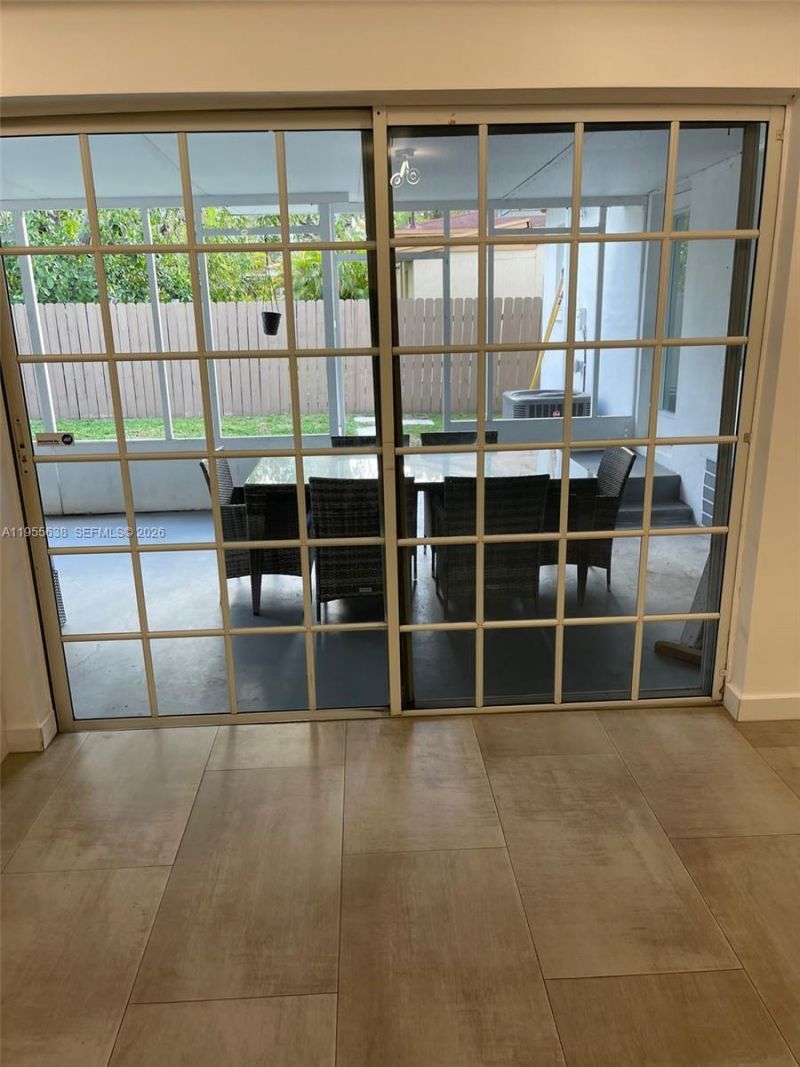 2375 NE 185th St, Miami, FL 33180 Photo