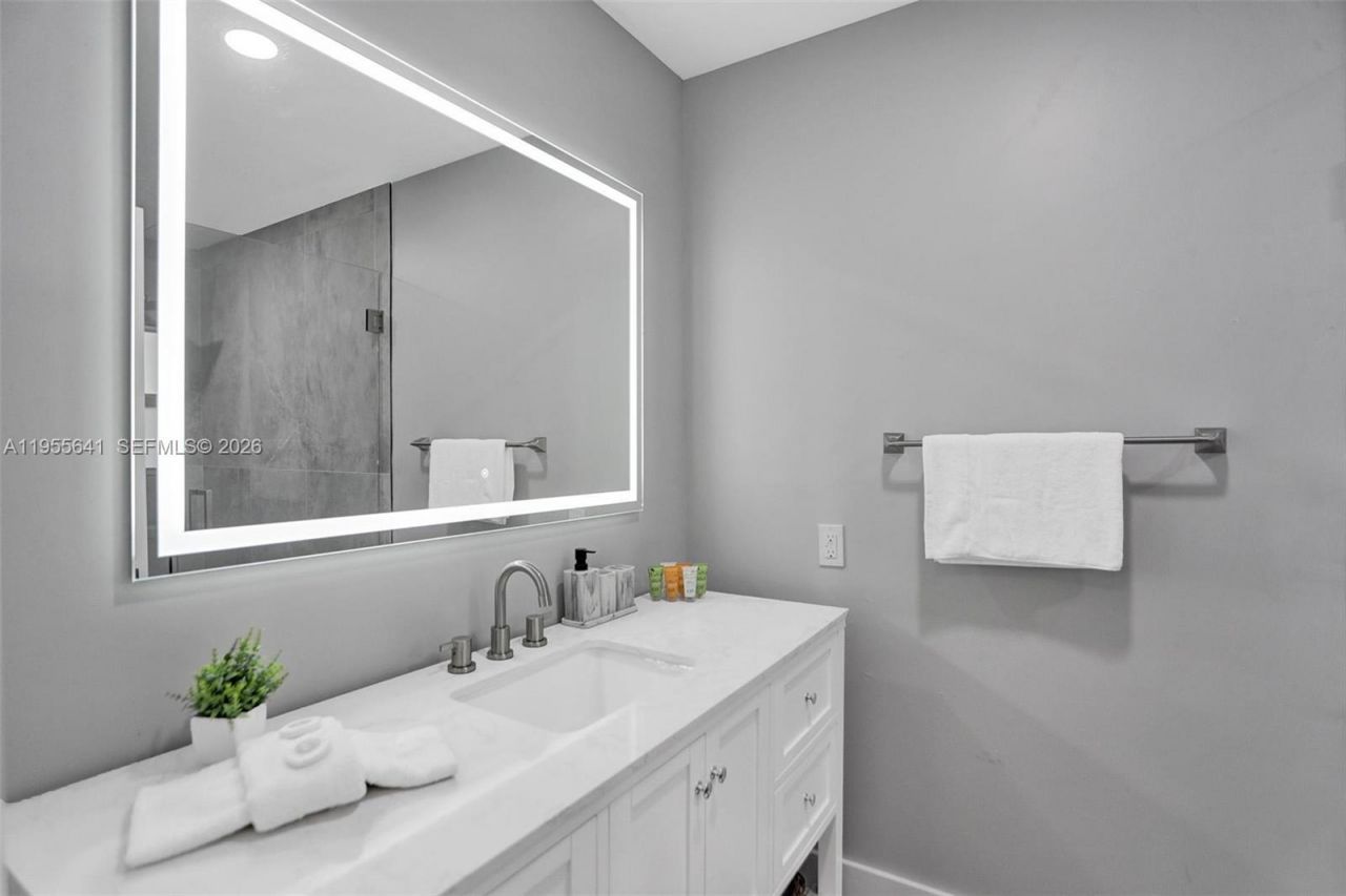 63 SE 5th Ave, Deerfield Beach, FL 33441 Photo