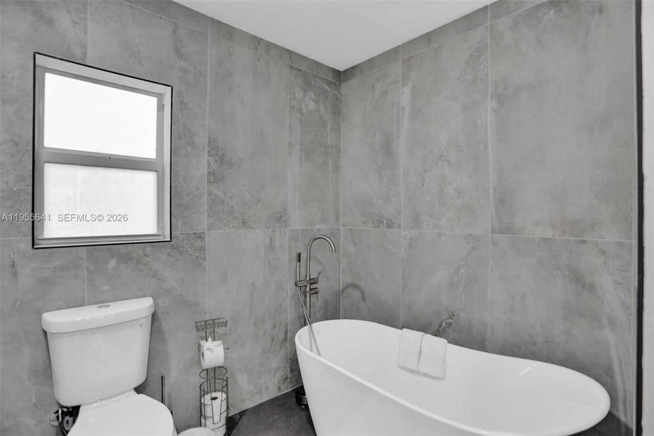 63 SE 5th Ave, Deerfield Beach, FL 33441 Photo