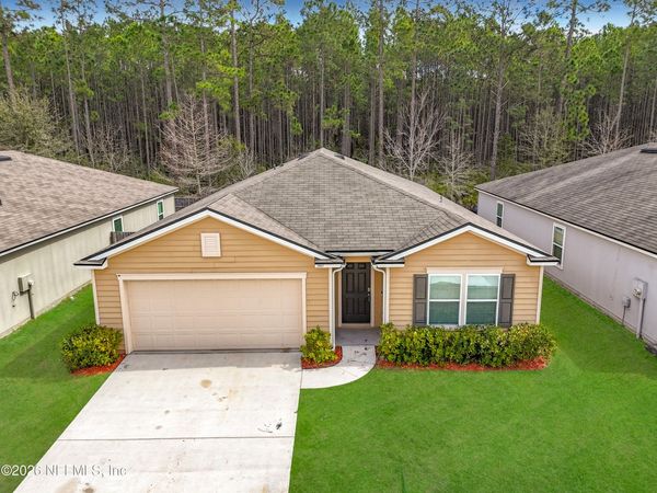2047 APRIL OAKS Drive, Jacksonville, FL 32221