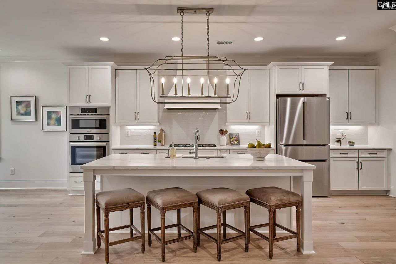 820 Elms Spinney Lane  Photo 4