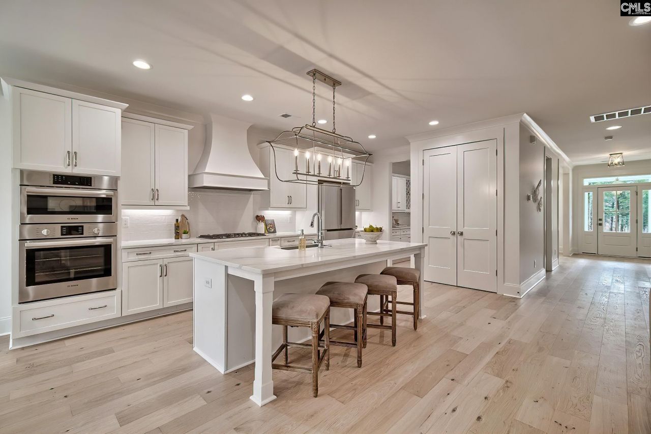 820 Elms Spinney Lane  Photo 5