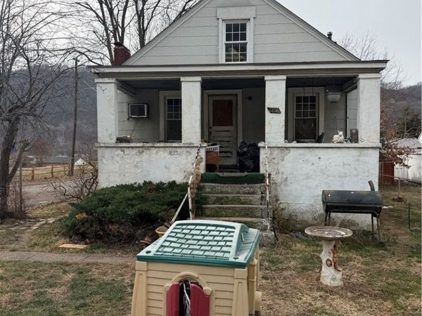 1706 Orchard Avenue, Belle, WV 25015