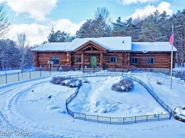 4340 Lahring Road, Holly Twp, MI 48442