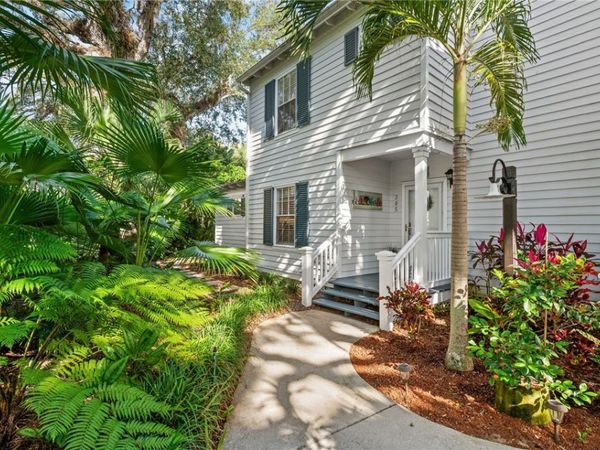 1460 Fern Court, Unit 305, Vero Beach, FL 32963