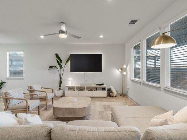 217 Cupreata LN, Leander, TX 78641