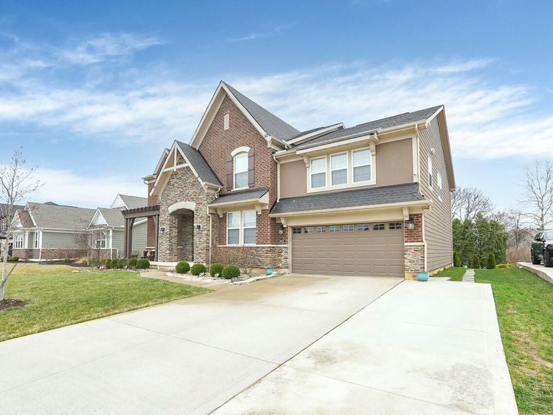 8427 Chesapeake Way NW, Pickerington, OH 43147 Photo 2