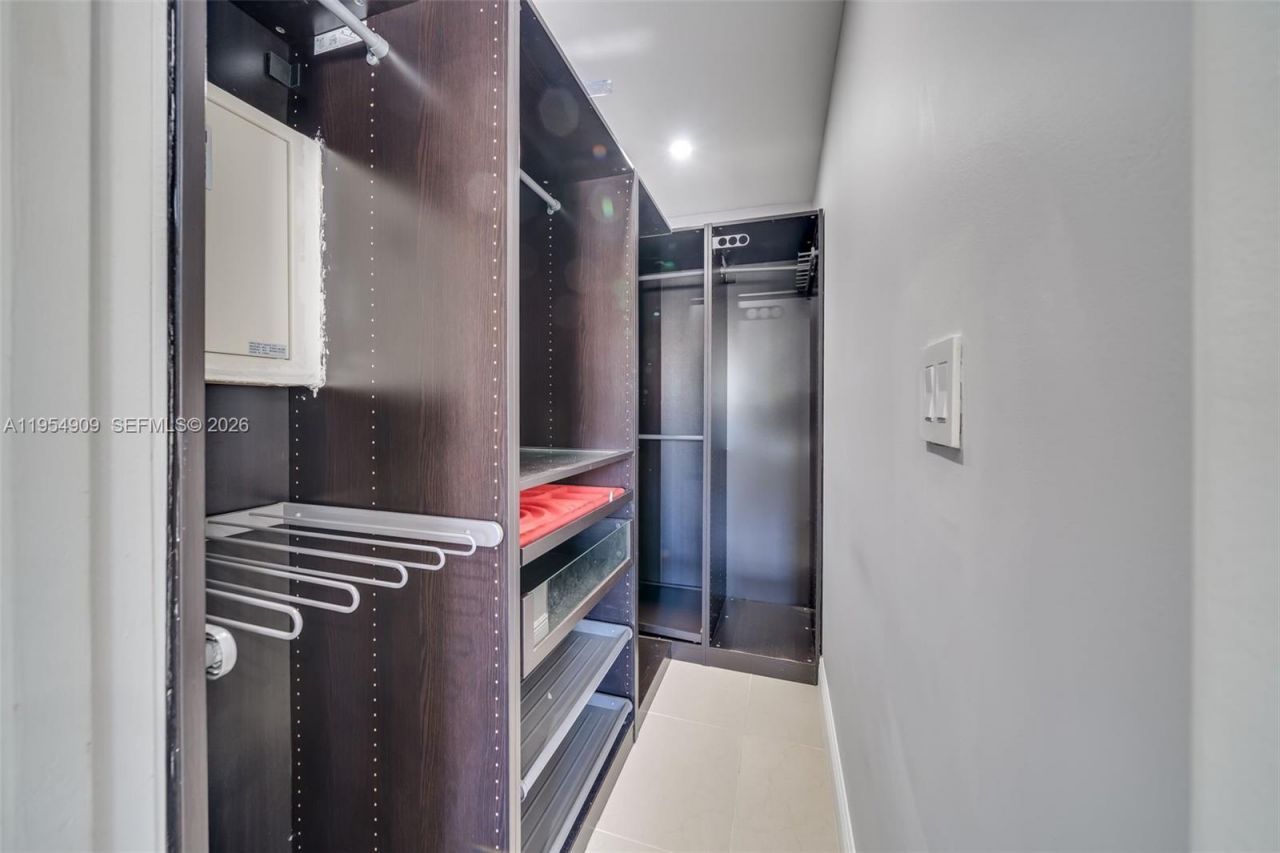 11800 SW 35th St, Miami, FL 33175 Photo