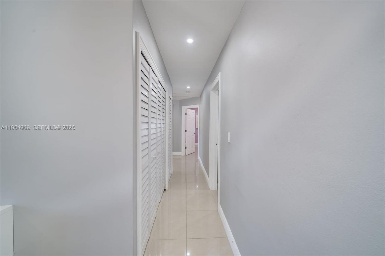 11800 SW 35th St, Miami, FL 33175 Photo