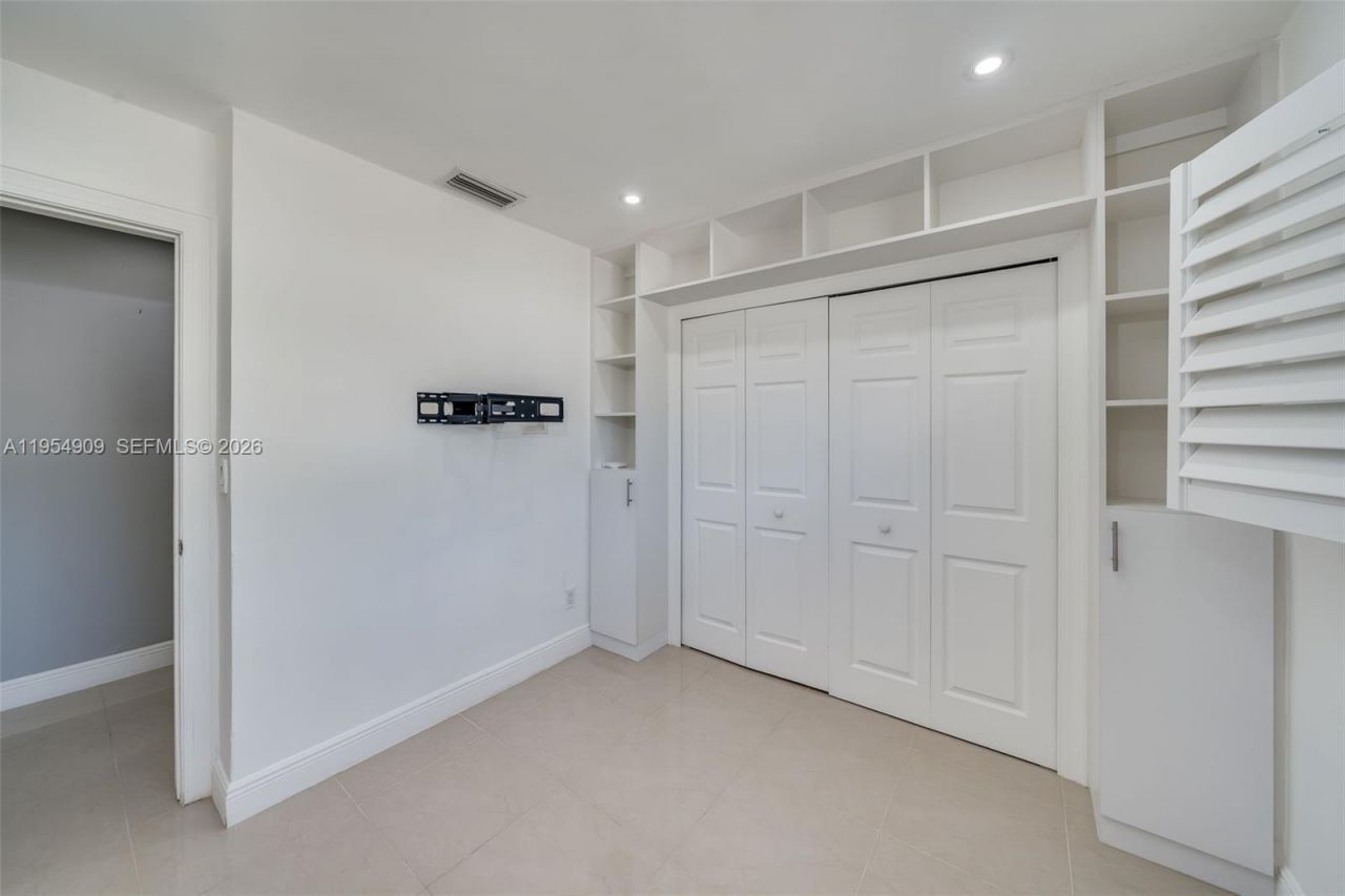 11800 SW 35th St, Miami, FL 33175 Photo