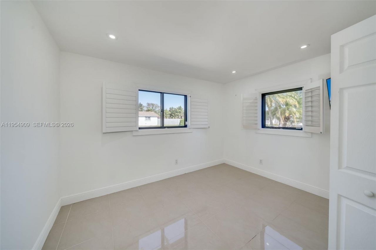 11800 SW 35th St, Miami, FL 33175 Photo