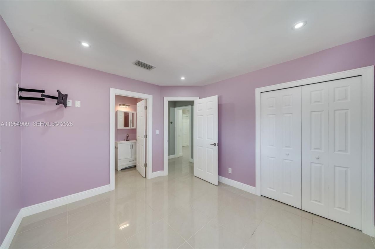 11800 SW 35th St, Miami, FL 33175 Photo