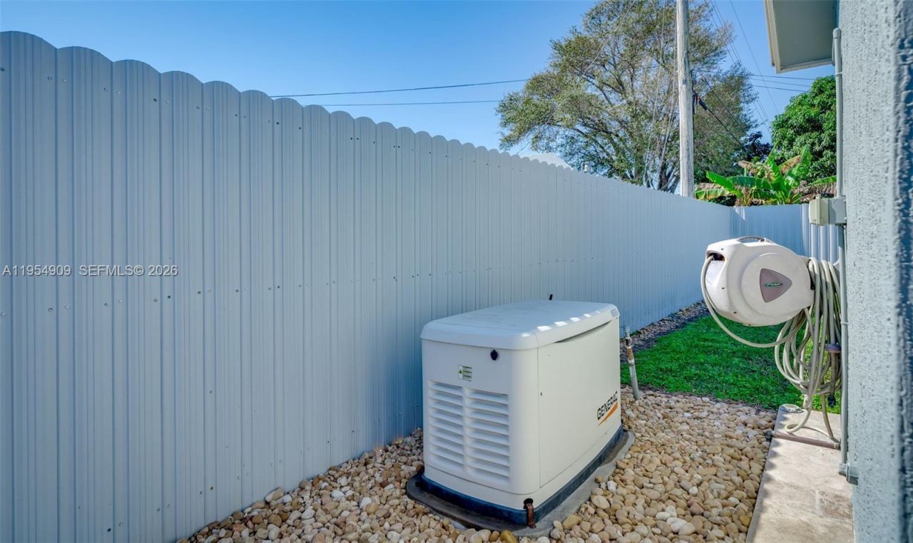 11800 SW 35th St, Miami, FL 33175 Photo