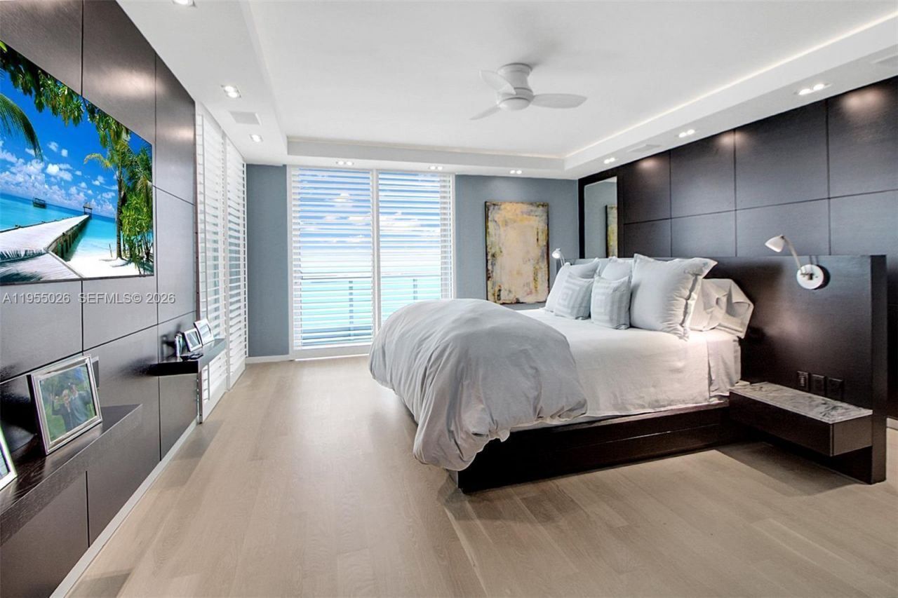 1331 Brickell Bay Dr, Unit 4201, Miami, FL 33131 Photo