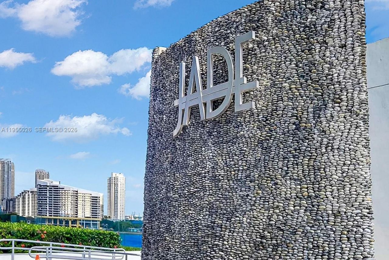 1331 Brickell Bay Dr, Unit 4201, Miami, FL 33131 Photo