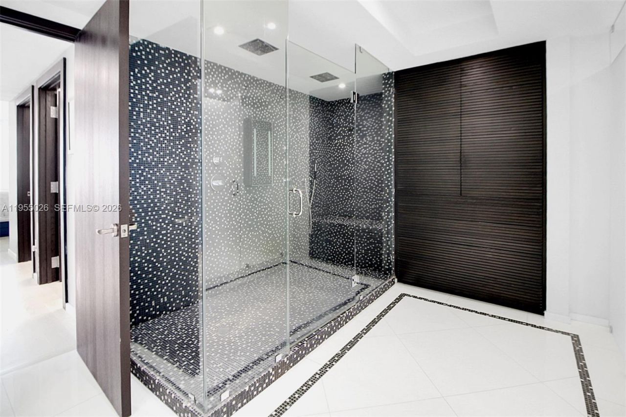 1331 Brickell Bay Dr, Unit 4201, Miami, FL 33131 Photo