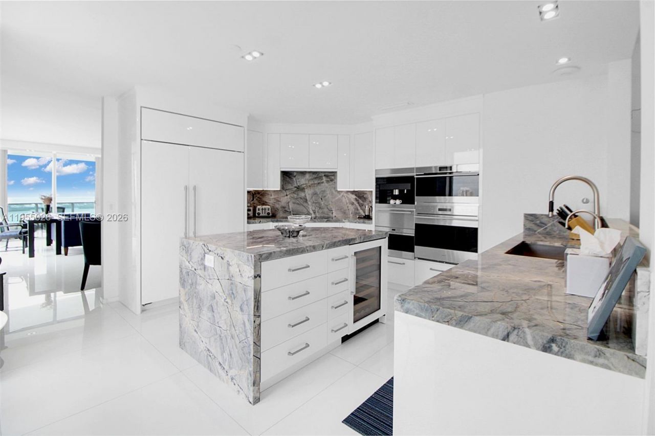 1331 Brickell Bay Dr, Unit 4201, Miami, FL 33131 Photo