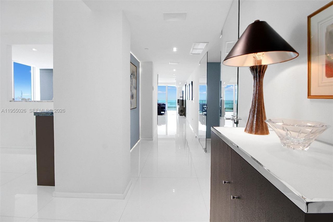 1331 Brickell Bay Dr, Unit 4201, Miami, FL 33131 Photo