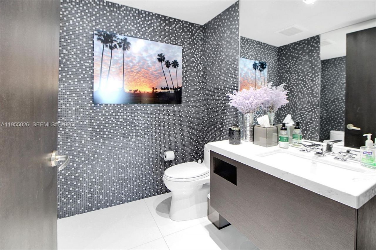 1331 Brickell Bay Dr, Unit 4201, Miami, FL 33131 Photo