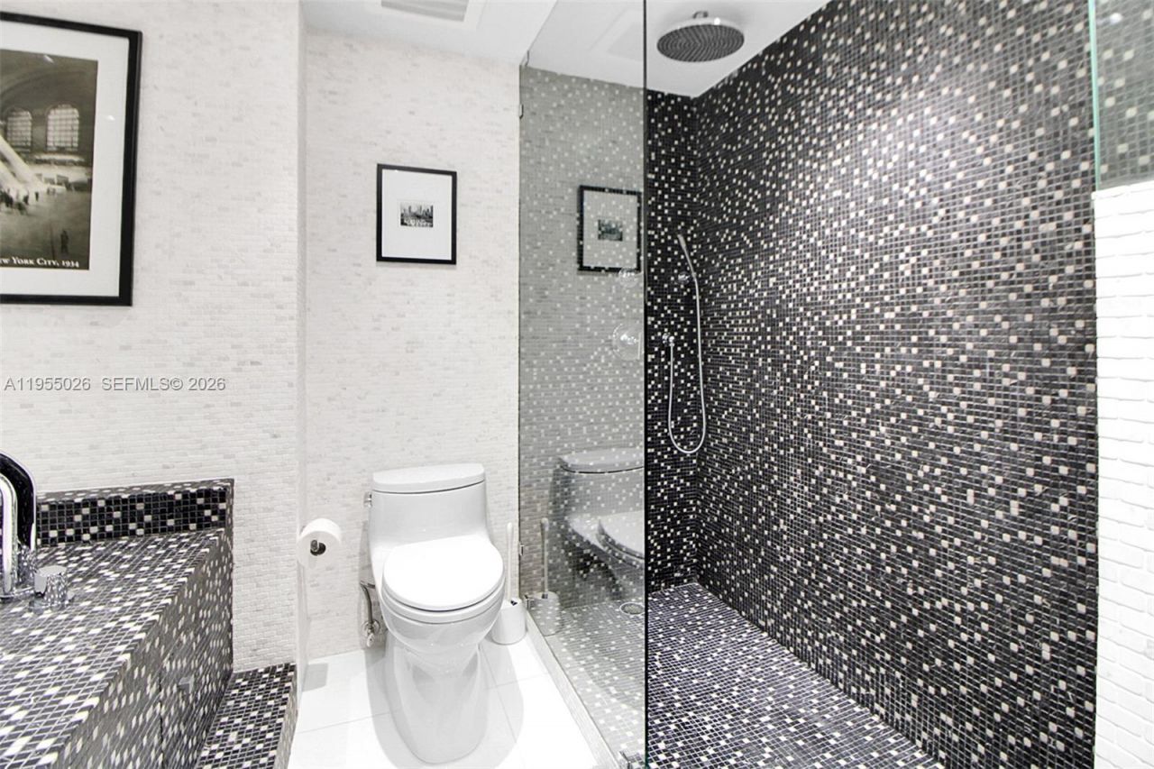 1331 Brickell Bay Dr, Unit 4201, Miami, FL 33131 Photo