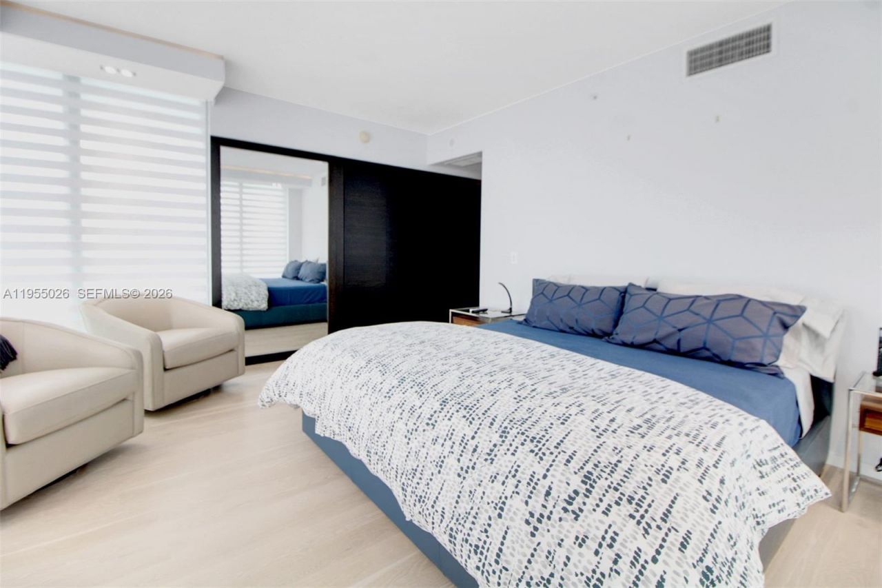 1331 Brickell Bay Dr, Unit 4201, Miami, FL 33131 Photo