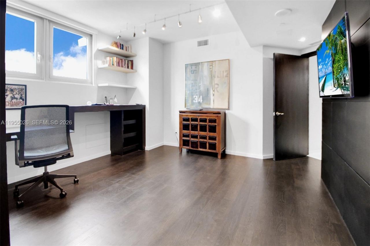 1331 Brickell Bay Dr, Unit 4201, Miami, FL 33131 Photo