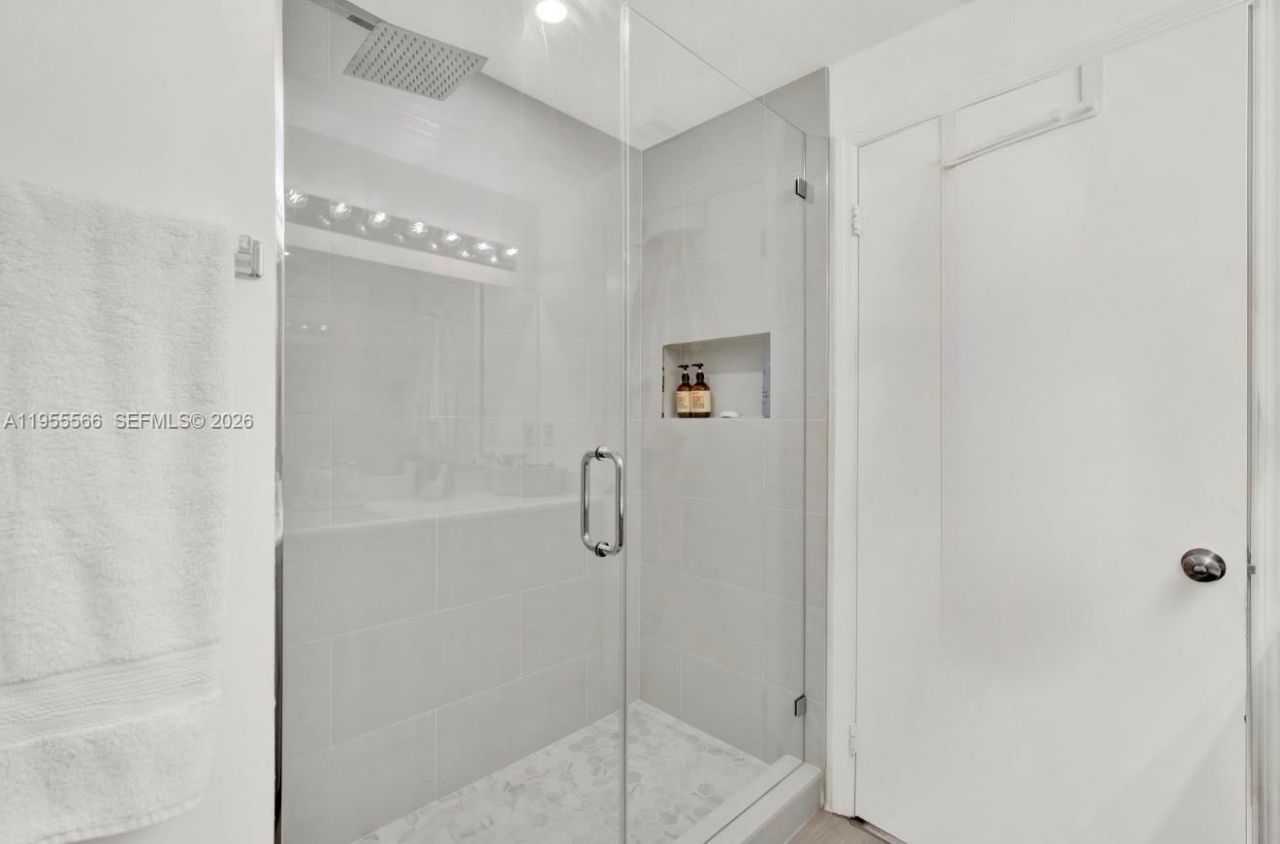 1516 Veracruz Ln, Unit 6-3, Weston, FL 33327 Photo