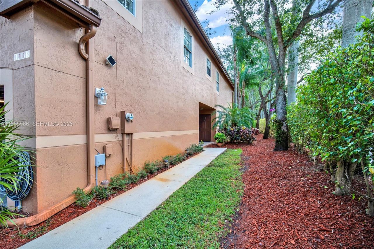 1516 Veracruz Ln, Unit 6-3, Weston, FL 33327 Photo