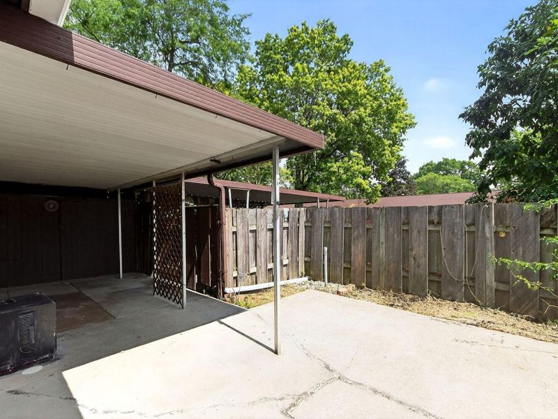 2362 Woodbrook Circle N, Unit 81, Columbus, OH 43223 Photo 24