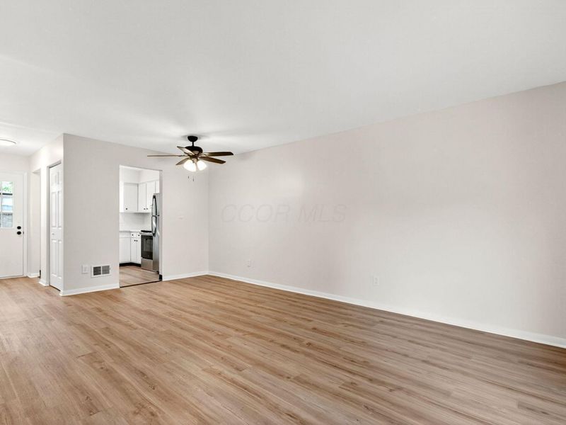 2362 Woodbrook Circle N, Unit 81, Columbus, OH 43223 Photo 5