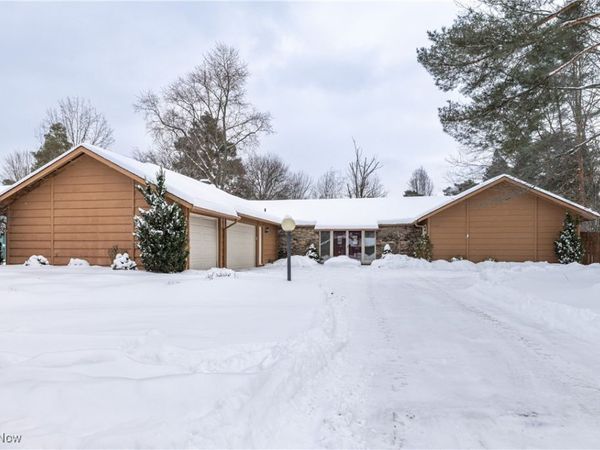12393 Woodbriar Circle, Strongsville, OH 44136