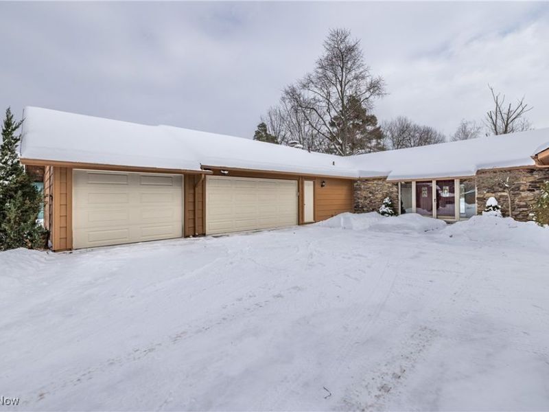 12393 Woodbriar Circle, Strongsville, OH 44136 Photo 2