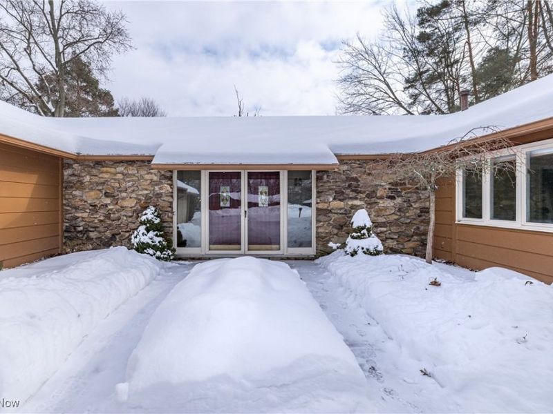 12393 Woodbriar Circle, Strongsville, OH 44136 Photo 3