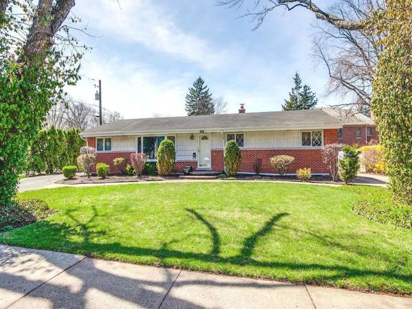 1004 Broadmoor Place, Deerfield, IL 60015