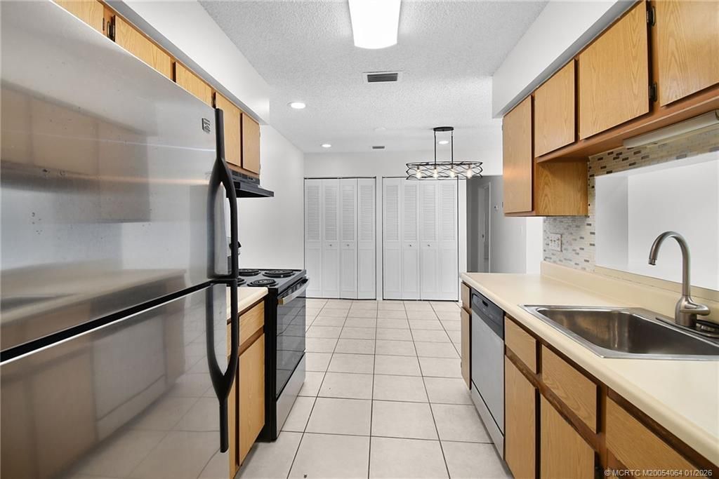 4041 NW Cinnamon Tree Circle, Jensen Beach, FL 34957 Photo