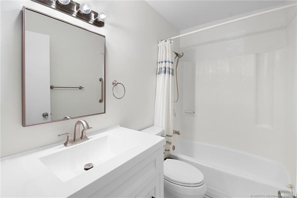 4041 NW Cinnamon Tree Circle, Jensen Beach, FL 34957 Photo