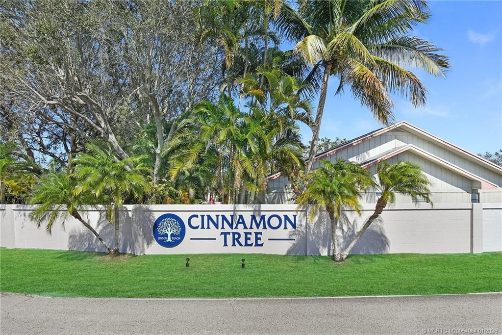 4041 NW Cinnamon Tree Circle, Jensen Beach, FL 34957 Photo