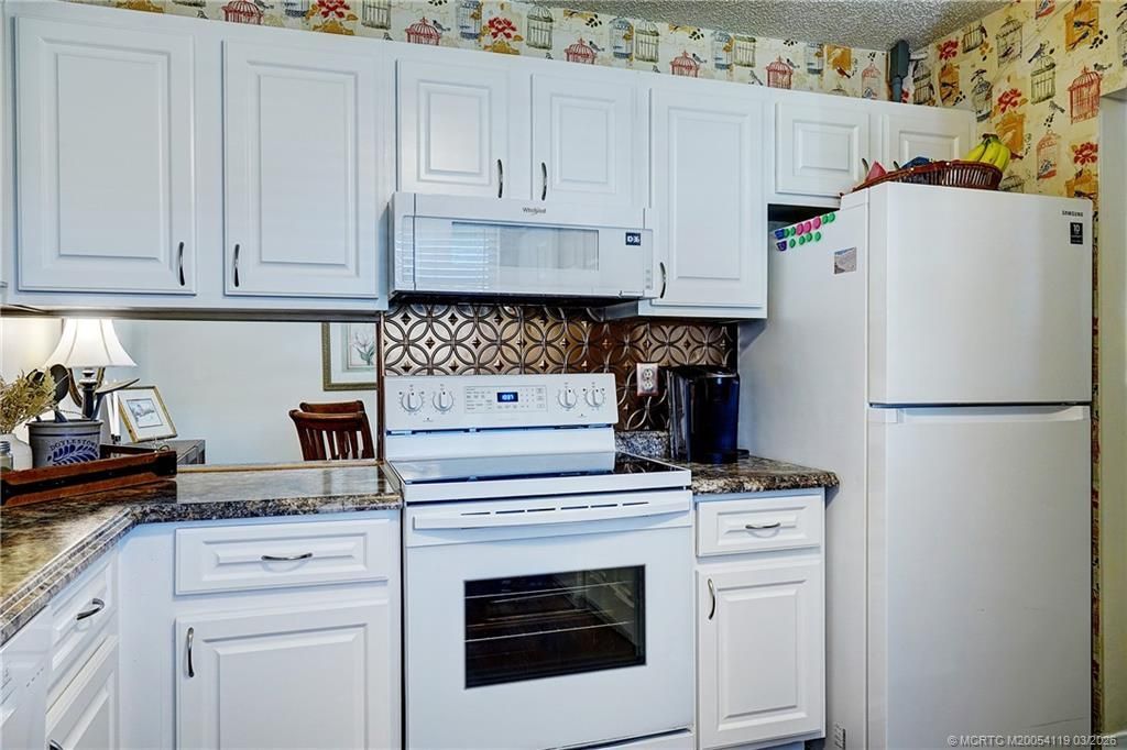 1290 SE Parkview Place, Unit A7, Stuart, FL 34994 Photo