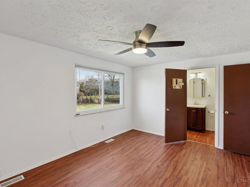 4392 Champdale Lane, Cincinnati, OH 45238 Photo 17