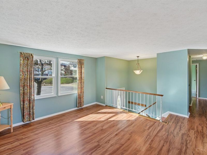 4392 Champdale Lane, Cincinnati, OH 45238 Photo 4