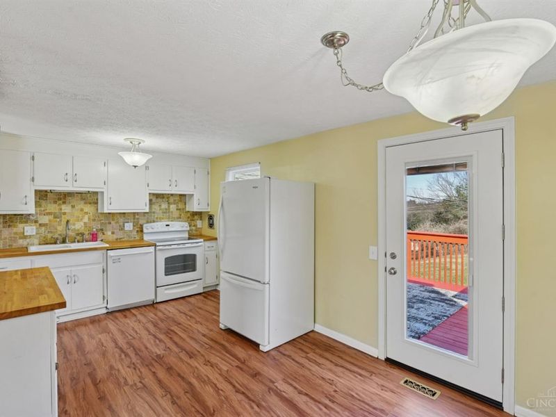 4392 Champdale Lane, Cincinnati, OH 45238 Photo 9