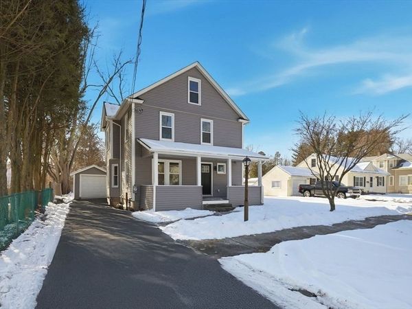 27 Massachusetts Ave, Longmeadow, MA 01106