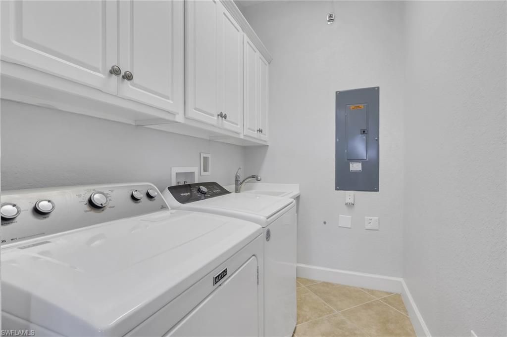 7877 Clemson St, Unit 202, Naples, FL 34104 Photo