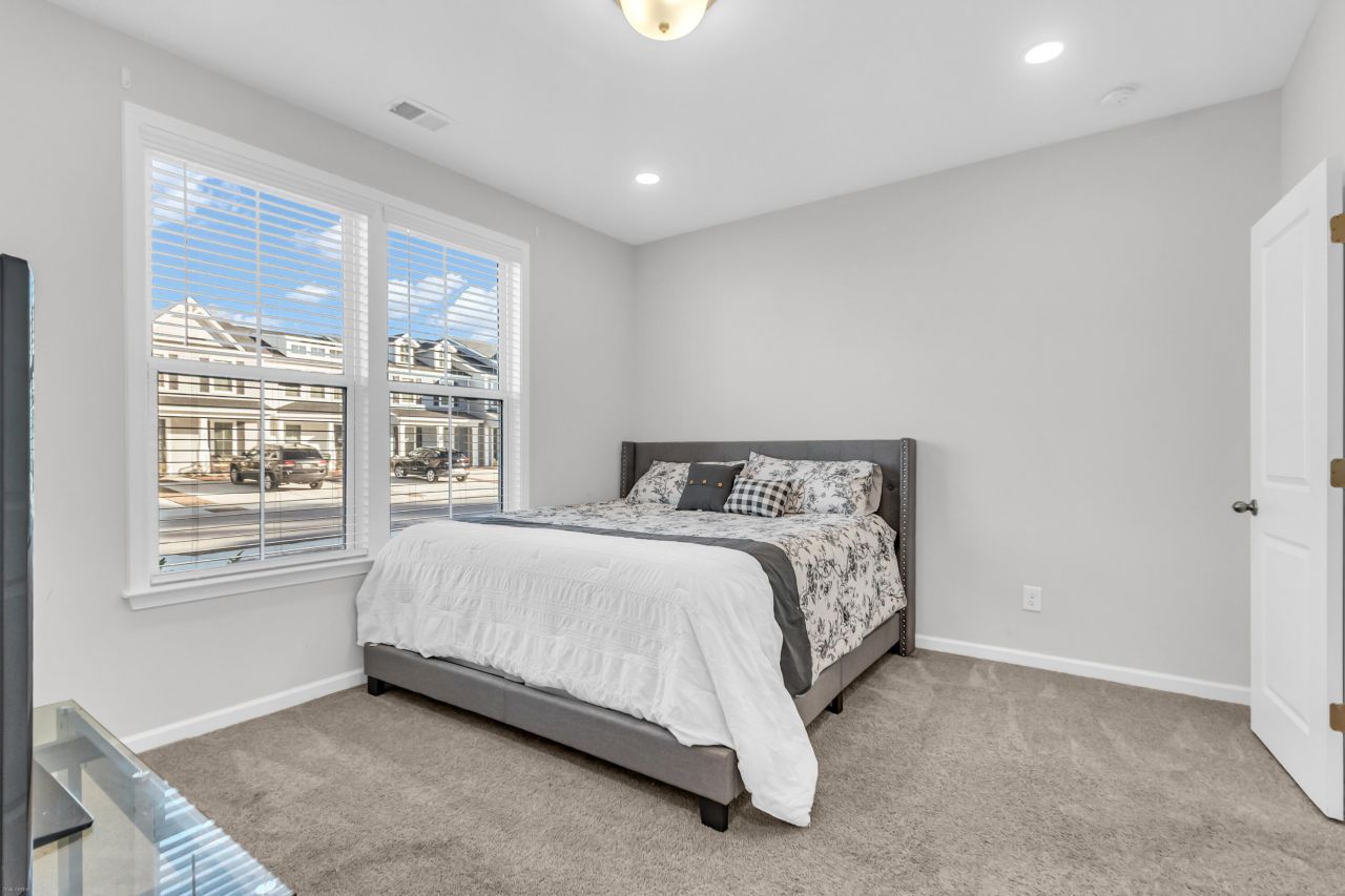 495 Green Fern Drive Photo 11