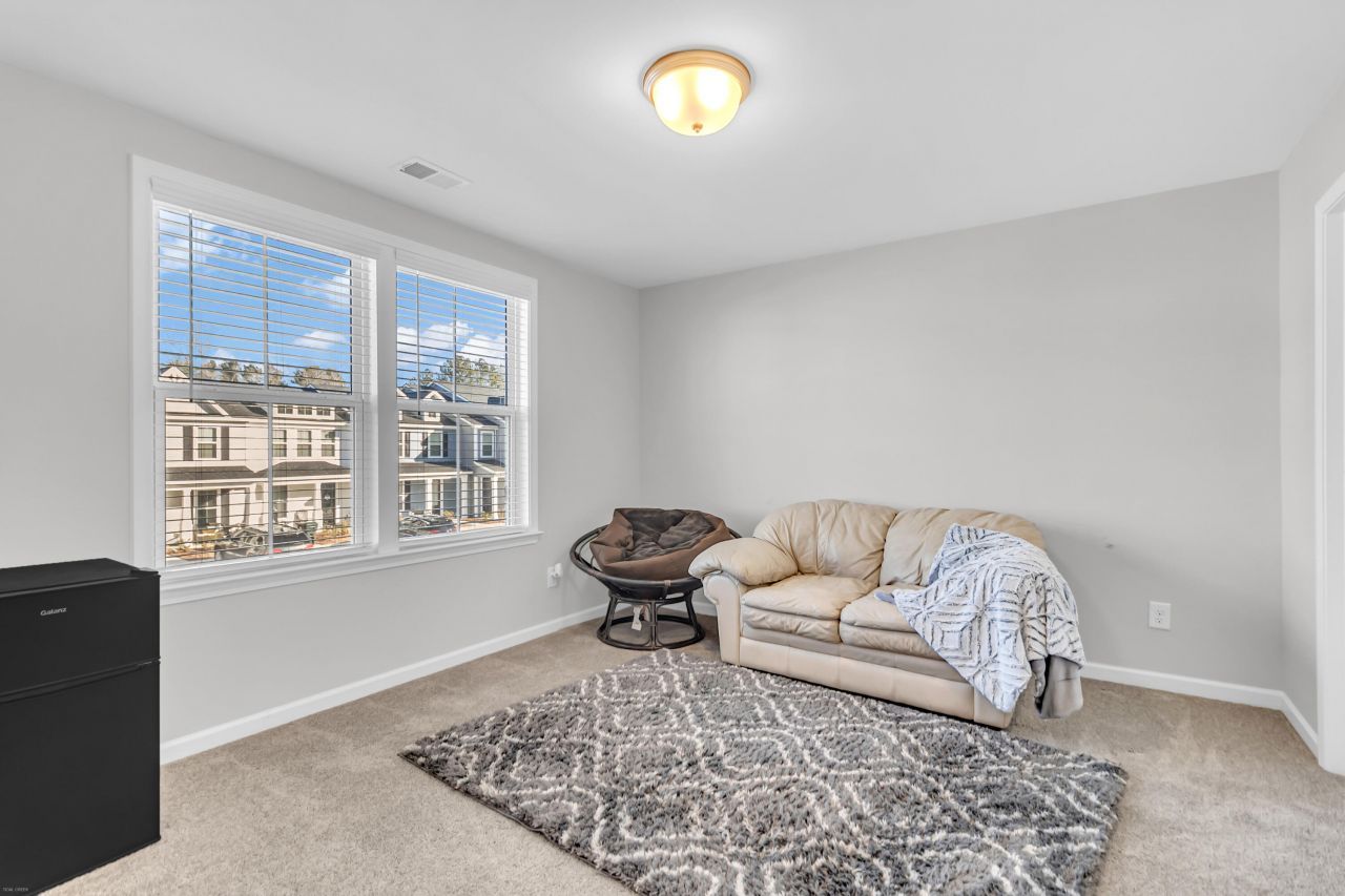 495 Green Fern Drive Photo 14