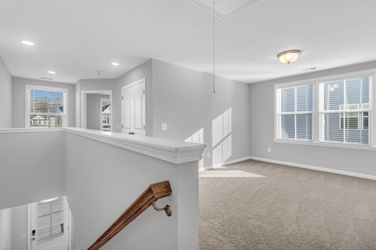 495 Green Fern Drive Photo 15