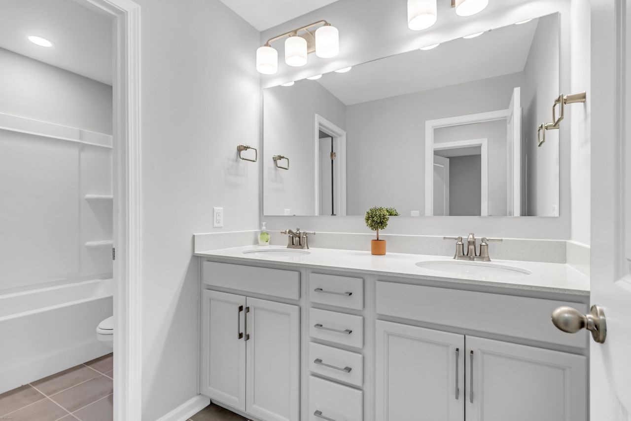 495 Green Fern Drive Photo 17