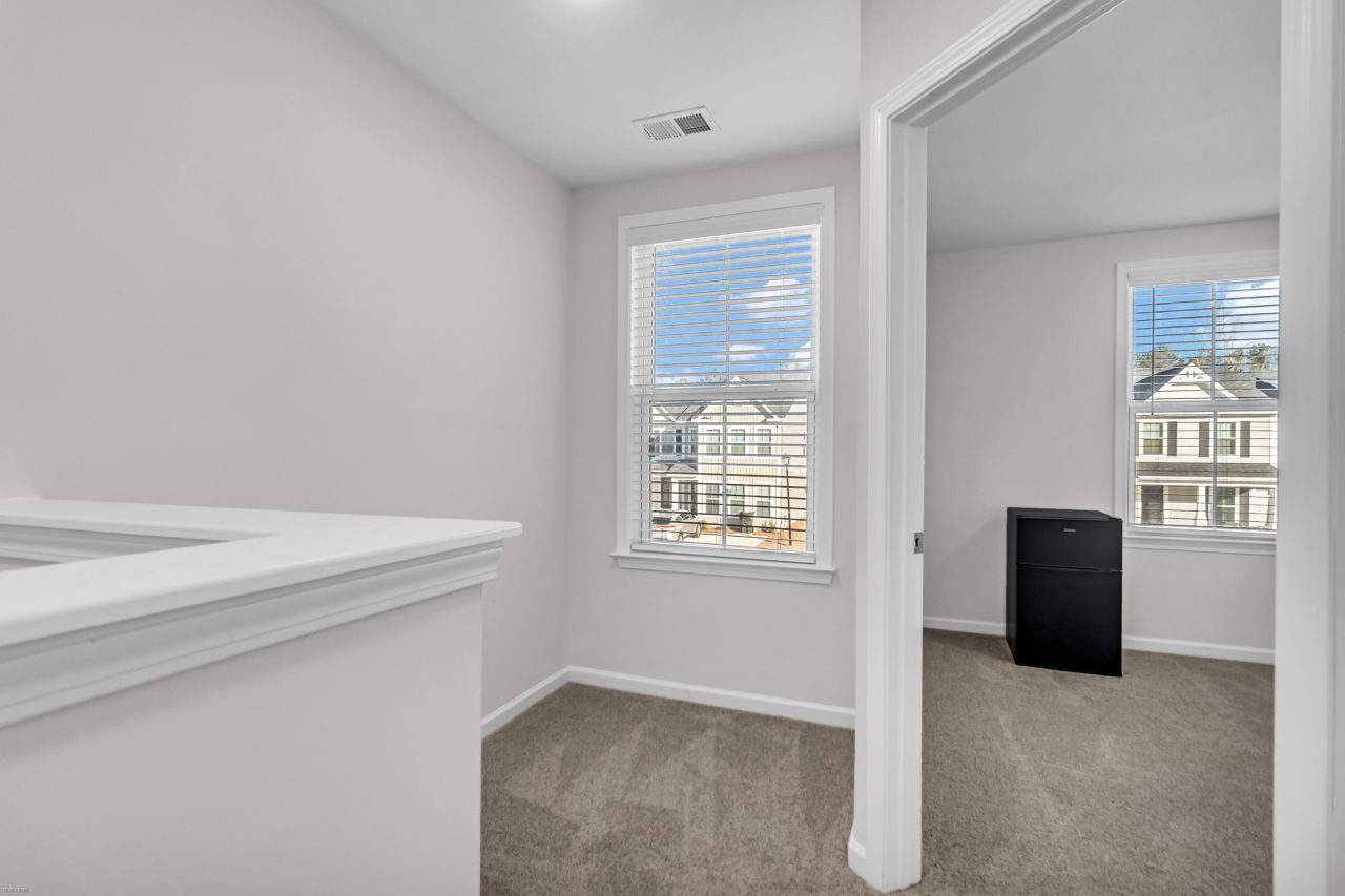 495 Green Fern Drive Photo 23