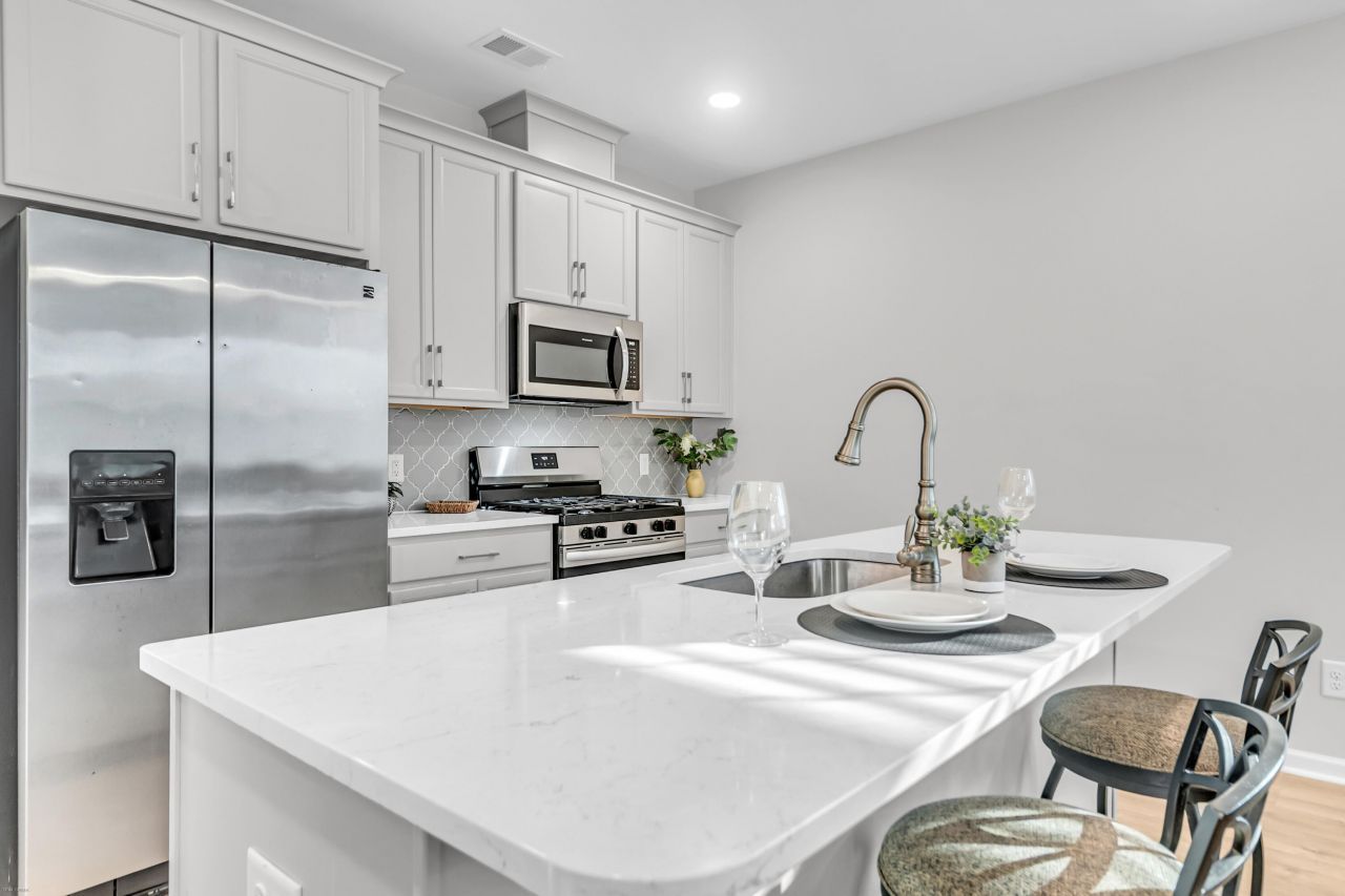 495 Green Fern Drive Photo 4