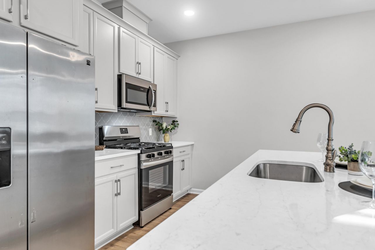 495 Green Fern Drive Photo 5